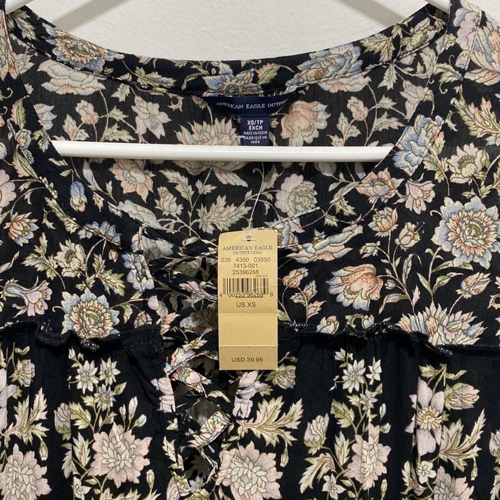 American Eagle Outfitters Bohemian Floral Bell Sleeve Blouse XS NWT Bin P - Picture 3 of 9